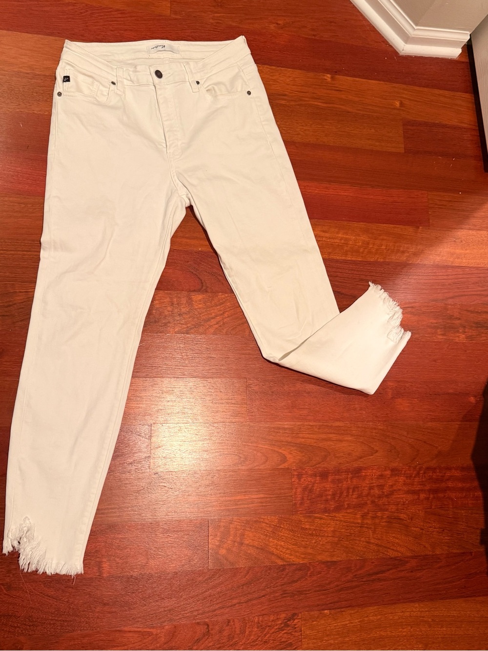 Women's White Frayed-Hem Jeans